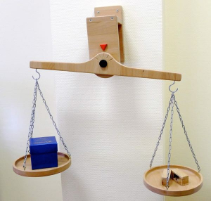 Весы настенные из бука - fgospostavki.ru - Иркутск